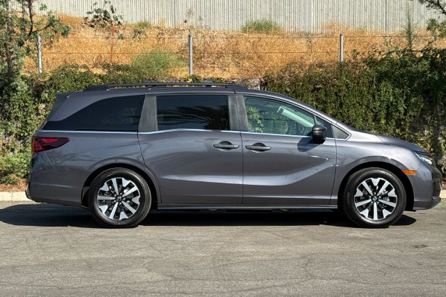 New 2026 Honda Odyssey EX-L image 3