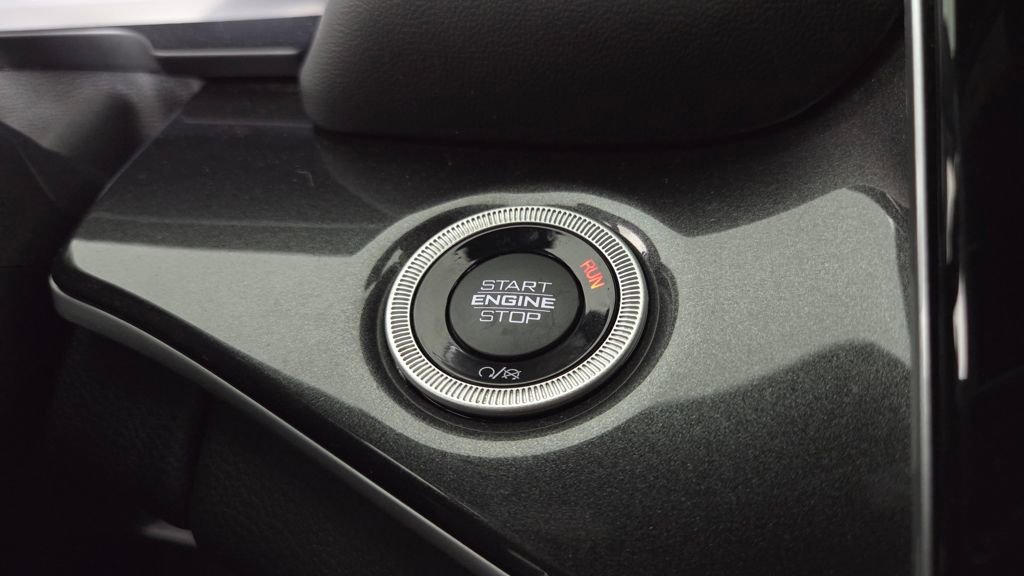 Used 2023 Jeep Grand Cherokee L Laredo image 22