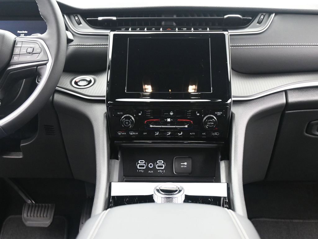 New 2025 Jeep Grand Cherokee L Laredo w/ Luxury Tech Group I image 27