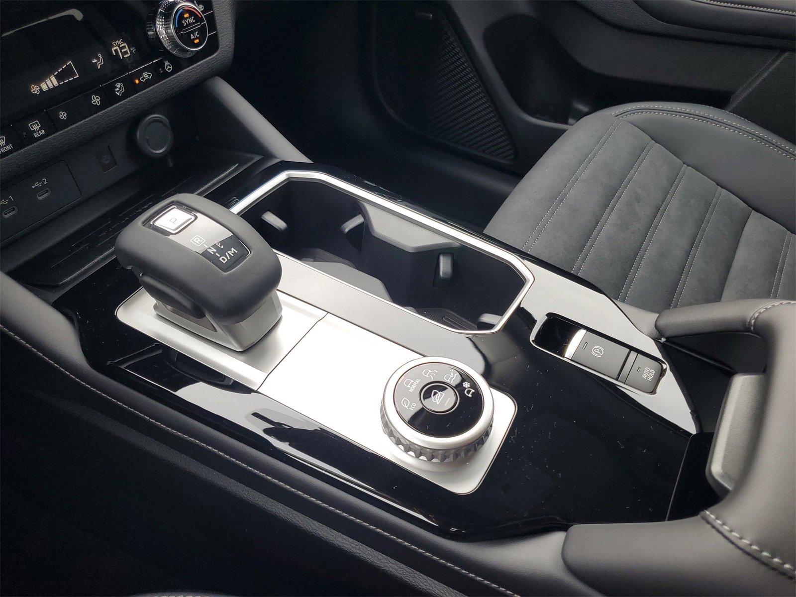 New 2026 Mitsubishi Outlander SE image 18