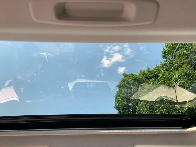 Used 2020 Toyota RAV4 XLE Premium FWD image 12