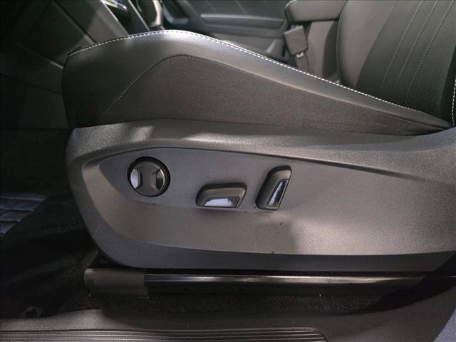 Used 2024 Volkswagen Tiguan SE w/ Panoramic Sunroof Package AWD/4WD image 29