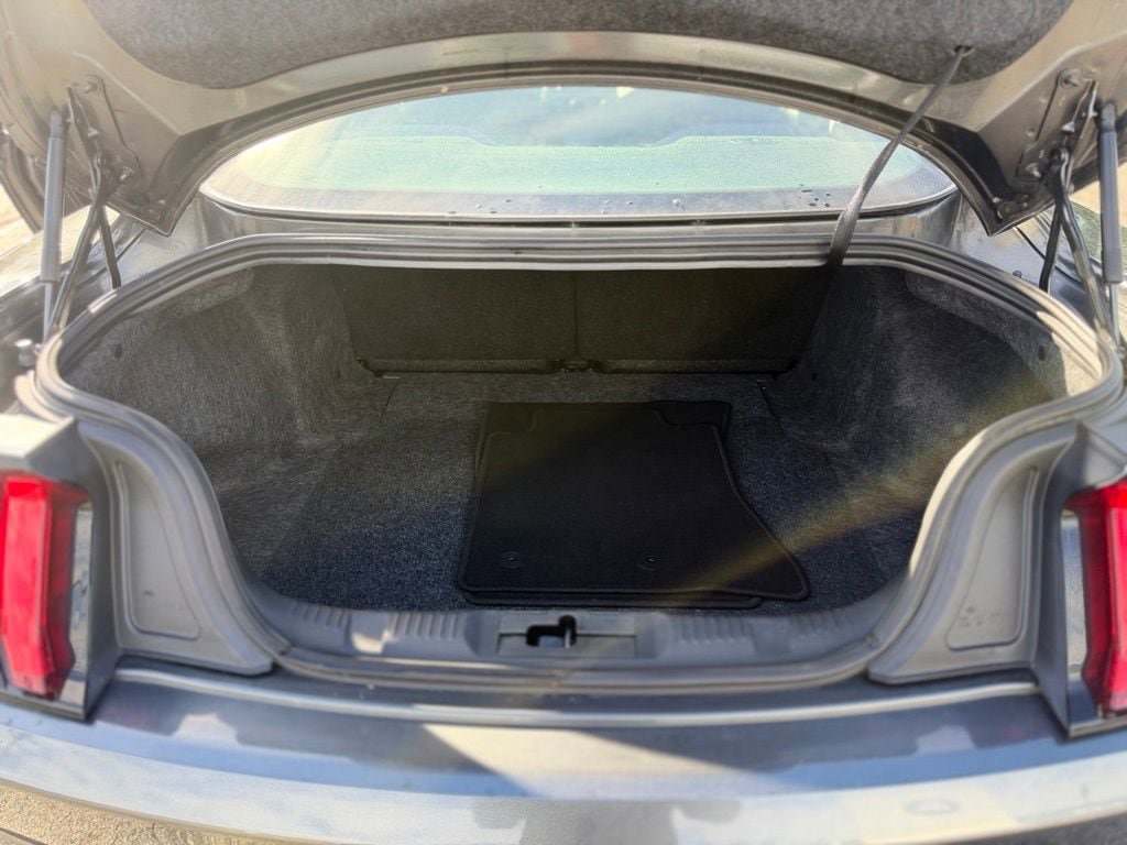 Used 2019 Ford Mustang Coupe RWD image 6