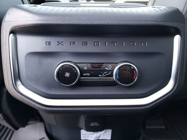 New 2026 Ford Expedition Active image 14