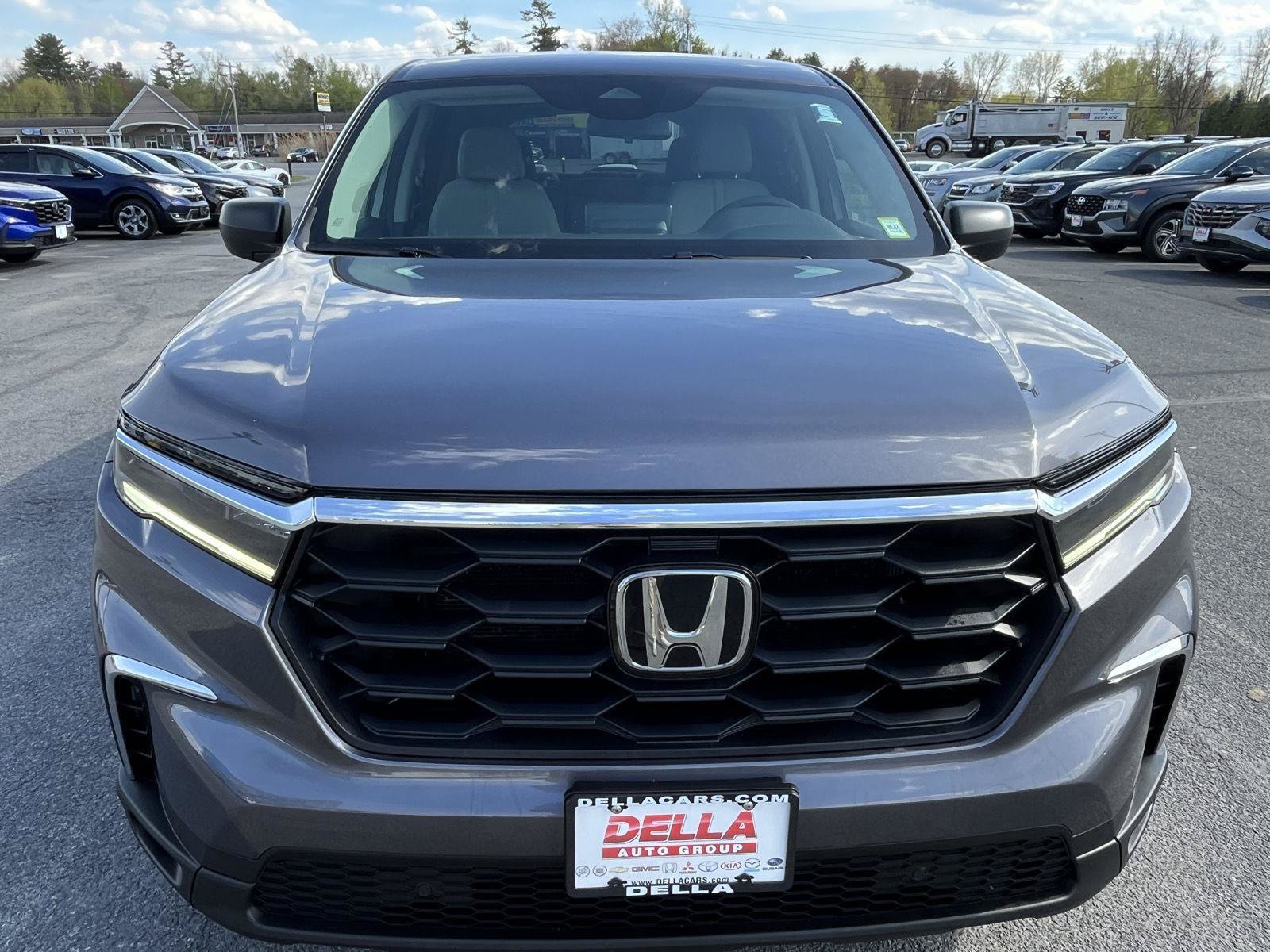 Certified 2023 Honda Pilot LX image 2