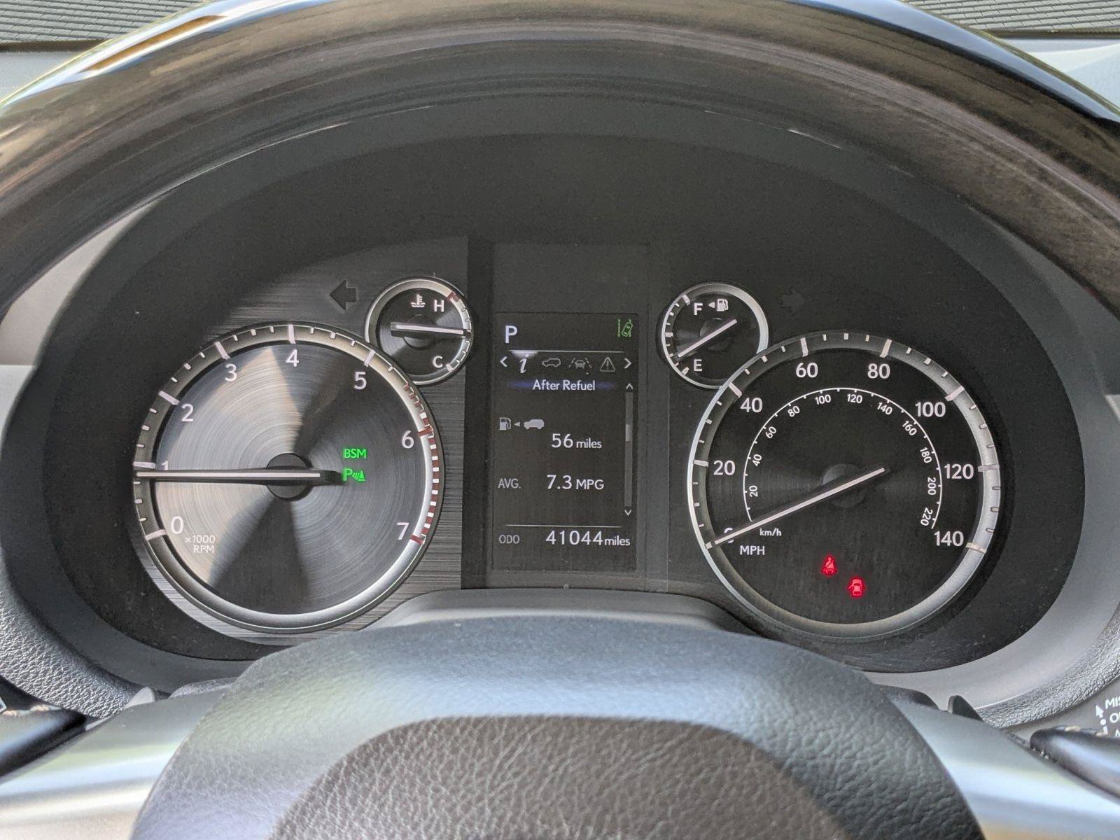 Used 2023 Lexus GX 460 Premium w/ Accessory Package AWD/4WD image 12