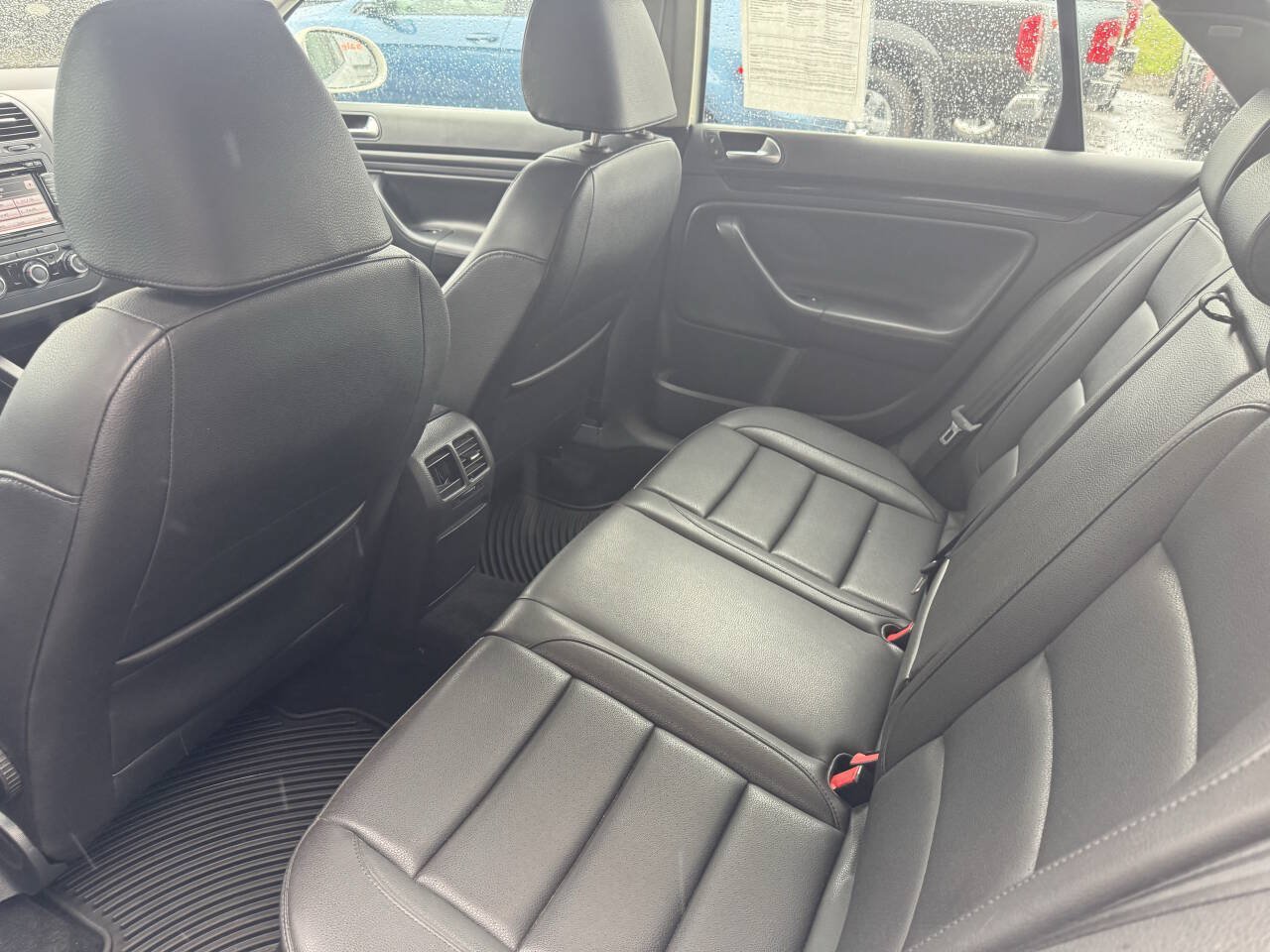 Used 2010 Volkswagen Jetta TDI FWD image 18