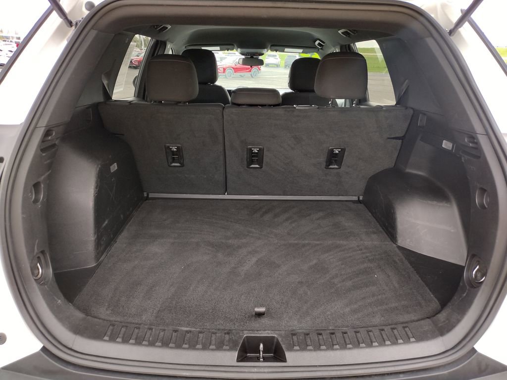 Used 2025 Chevrolet Equinox LT AWD/4WD image 15