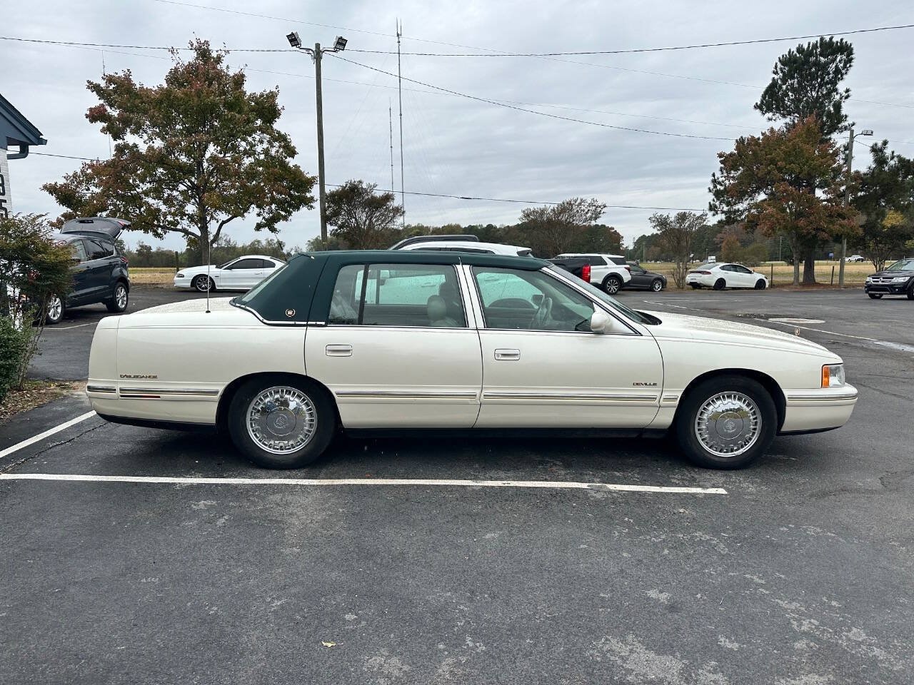Used 1998 Cadillac De Ville D'Elegance w/ Safety/Security Pkg FWD image 10