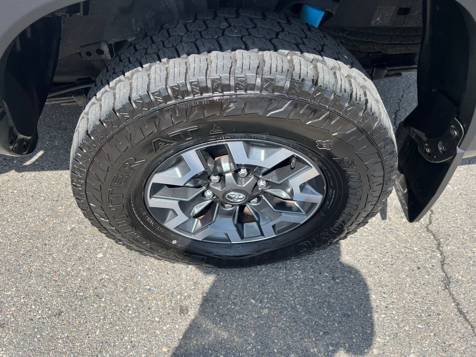 Used 2017 Toyota Tacoma TRD Off-Road w/ Tow Package AWD/4WD image 9