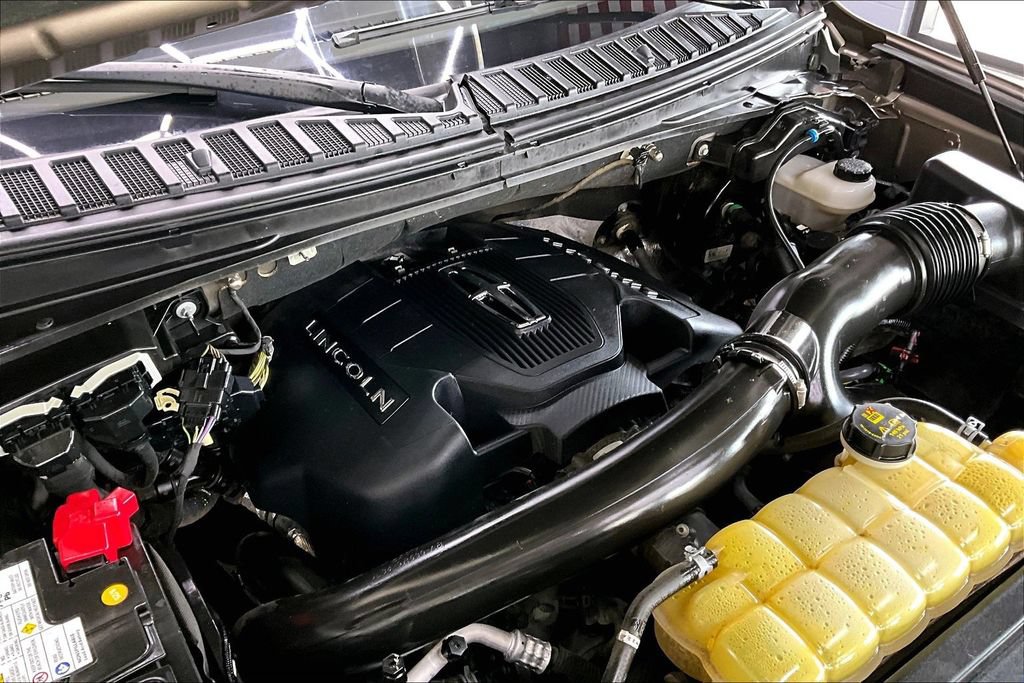 Used 2019 Lincoln Navigator Reserve AWD/4WD image 34