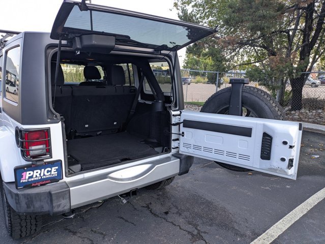 Used 2018 Jeep Wrangler Unlimited Sahara w/ Connectivity Group image 24