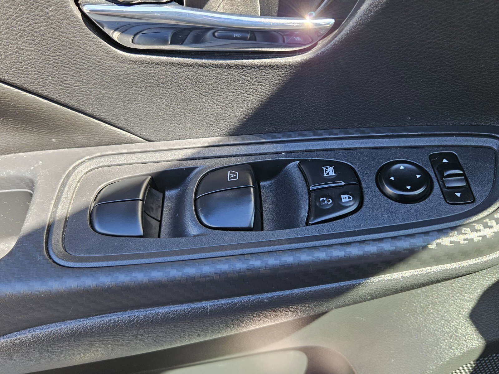 Used 2020 Nissan Versa SV image 12