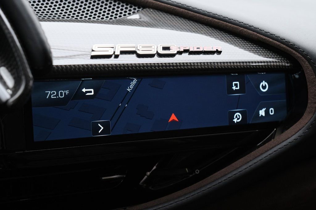 Used 2022 Ferrari SF90 Spider image 22