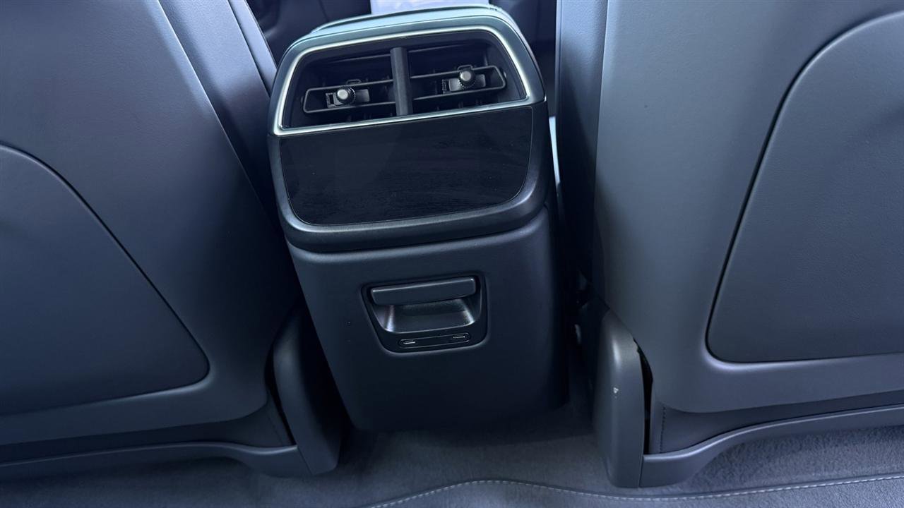 Used 2024 Lucid Air Touring image 38