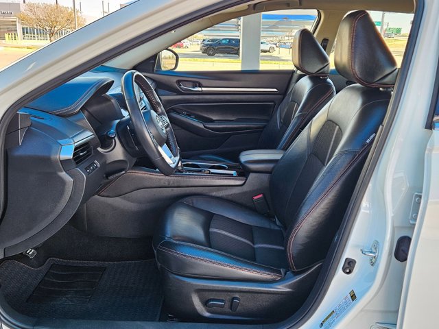 Used 2024 Nissan Altima 2.5 SR image 14