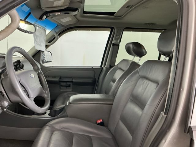 Used 2004 Ford Explorer Sport Trac XLT AWD/4WD image 12