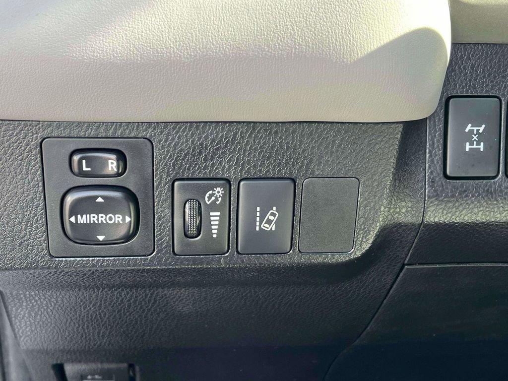 Used 2017 Toyota RAV4 XLE image 16