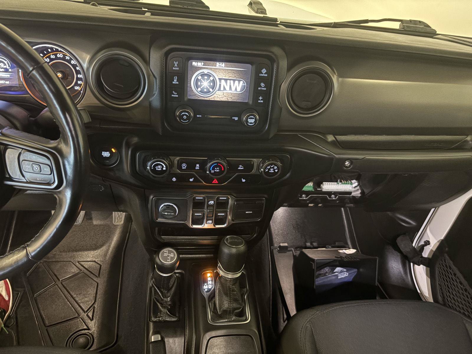 Used 2021 Jeep Gladiator Sport AWD/4WD image 24
