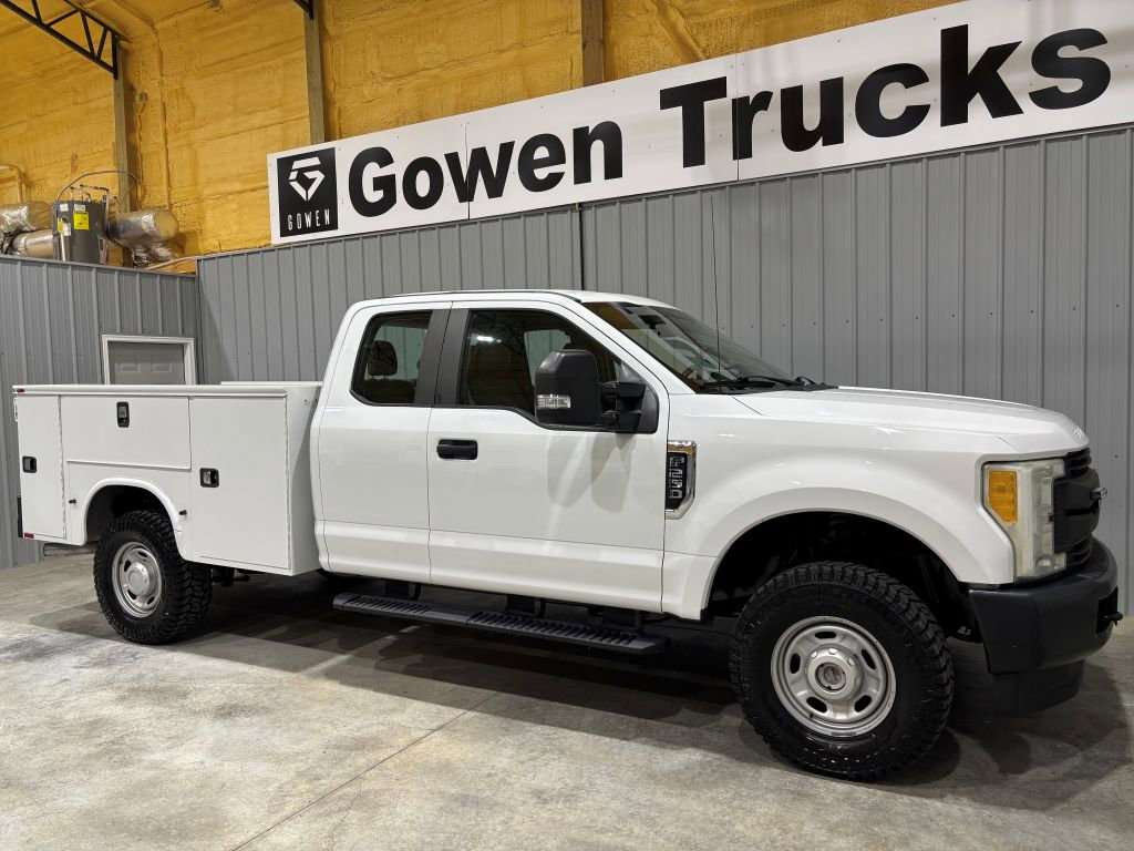 Used 2017 Ford F250 XL w/ Power Equipment Group image 3