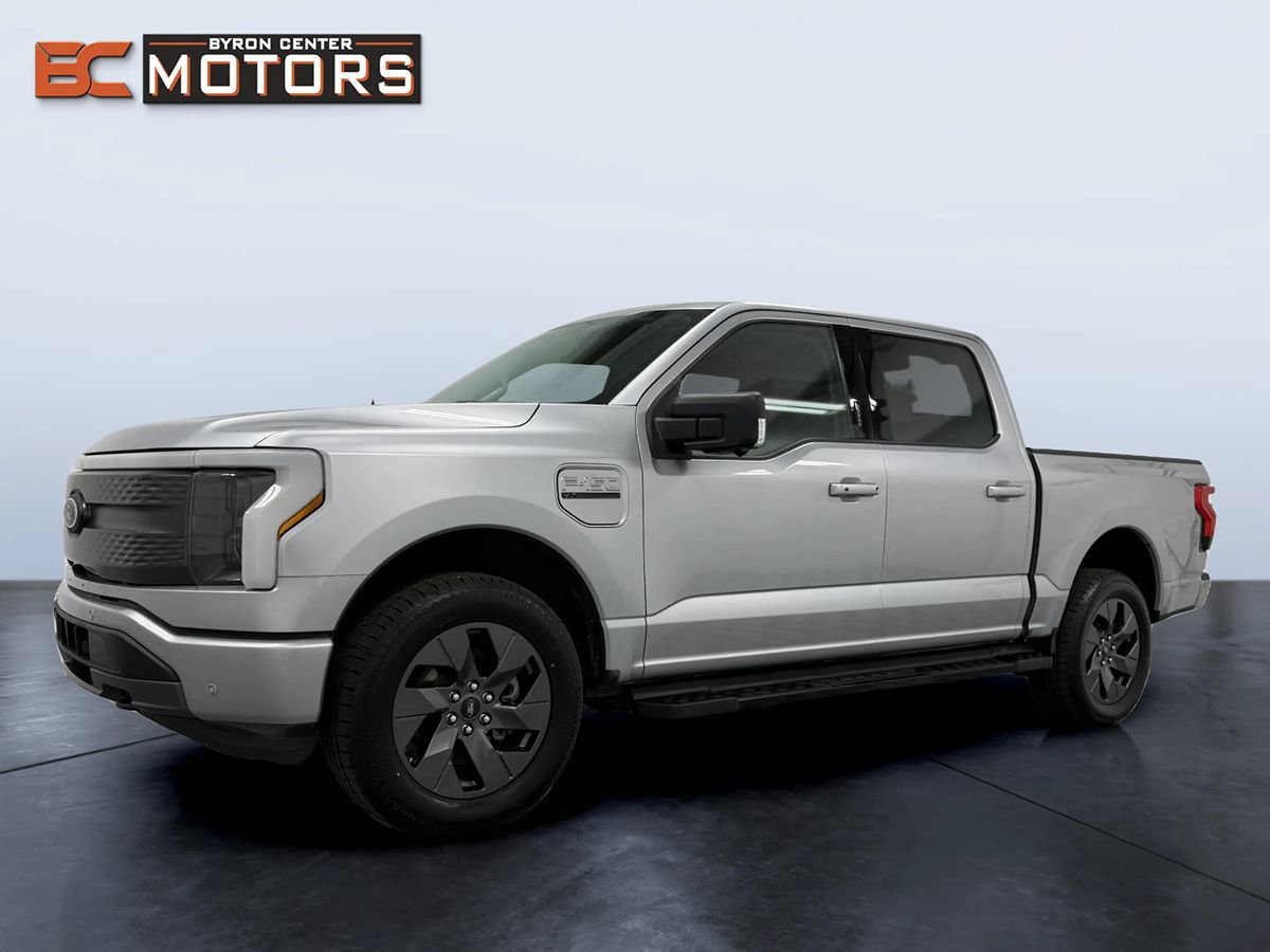 Used 2022 Ford F150 Lightning XLT AWD/4WD image 2