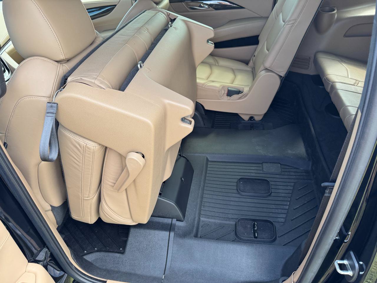 Used 2020 Cadillac Escalade ESV Platinum AWD/4WD image 30