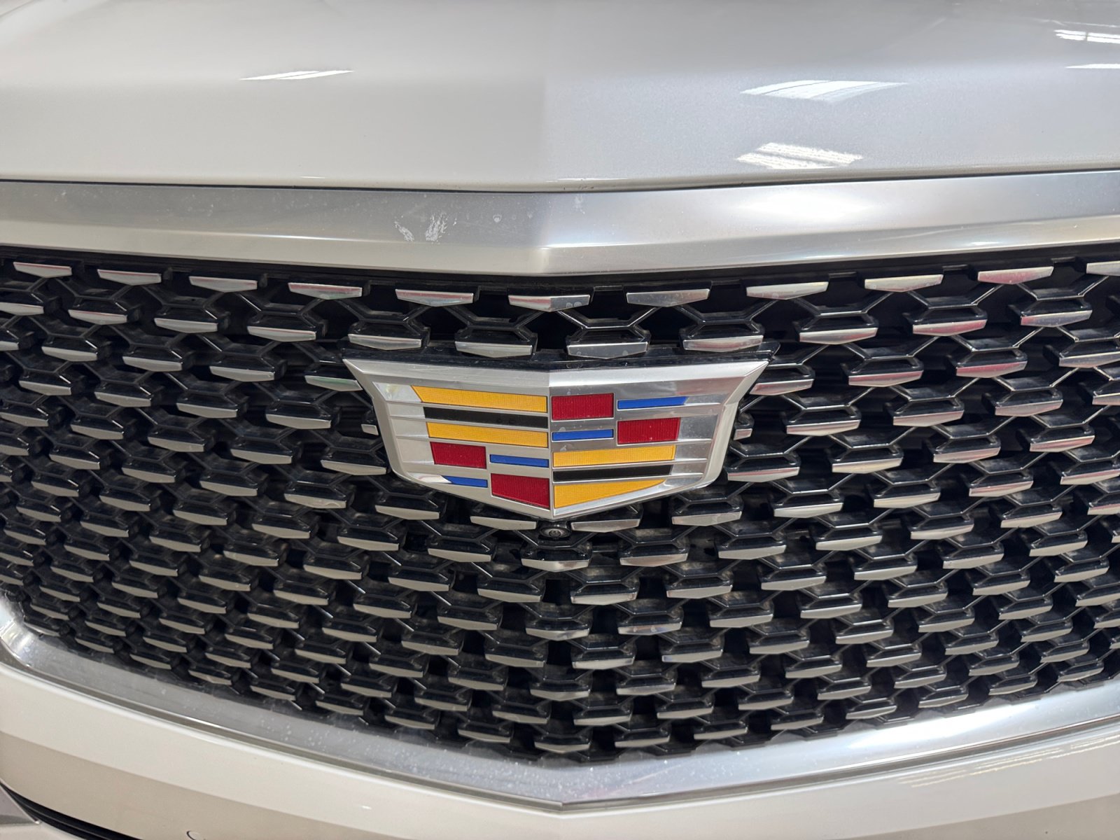 Used 2024 Cadillac Escalade Luxury AWD/4WD image 23
