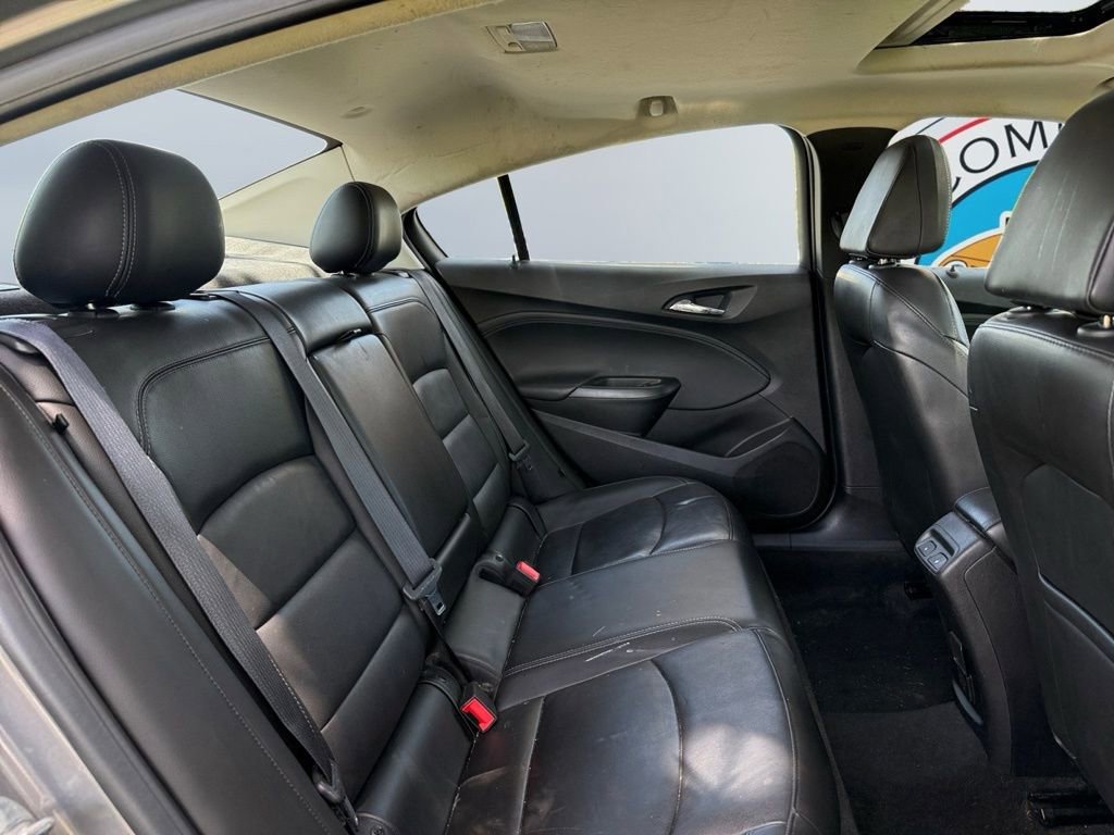 Used 2018 Chevrolet Cruze Premier FWD image 21