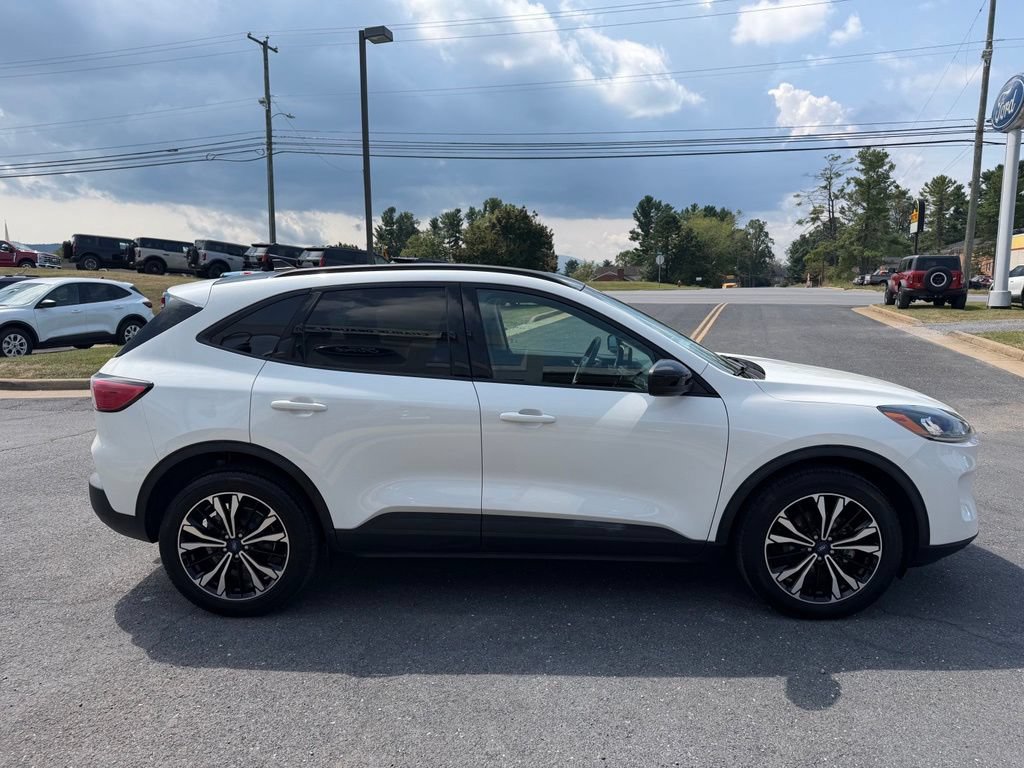 Certified 2022 Ford Escape SEL w/ SEL Stealth AWD Package image 6