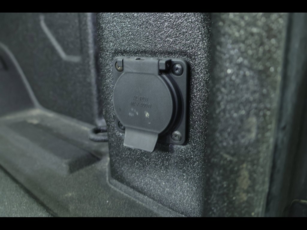 Used 2024 Chevrolet Silverado 2500 Custom w/ Custom Value Package image 22