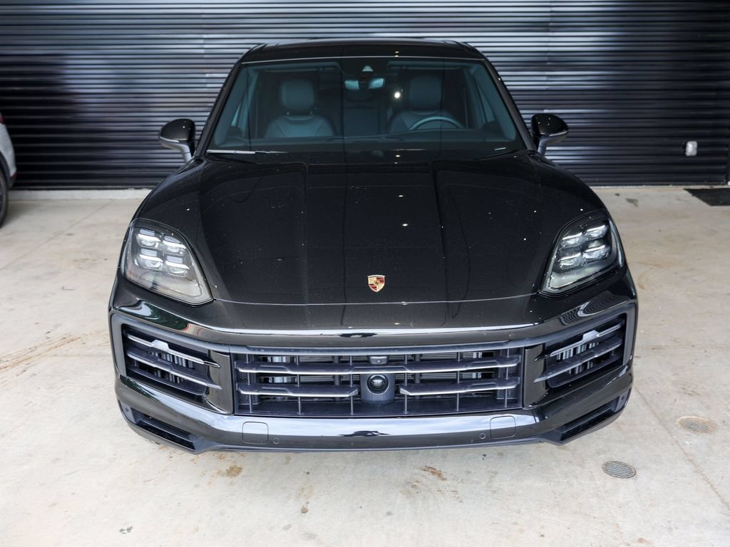 Certified 2025 Porsche Cayenne AWD/4WD image 11