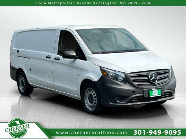 Used 2022 Mercedes-Benz Metris image 1