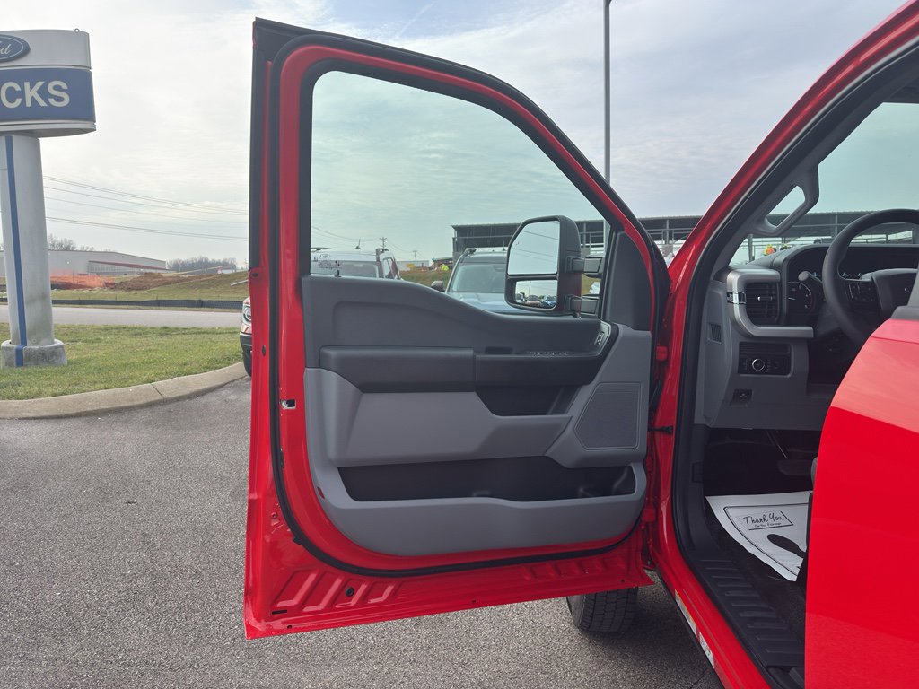 New 2026 Ford F450 XL w/ 360-Degree Camera Package image 18