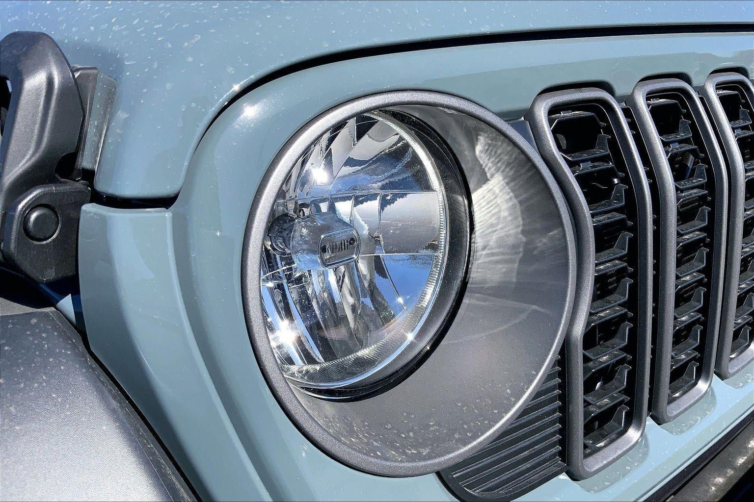 New 2026 Jeep Gladiator Sport AWD/4WD image 25