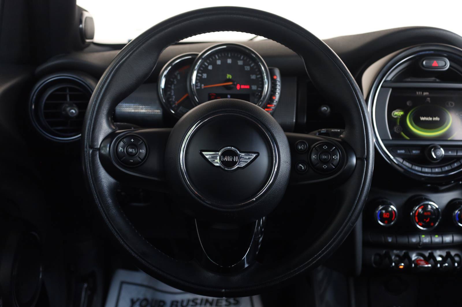 Used 2015 MINI Cooper 4-Door Hardtop FWD image 30