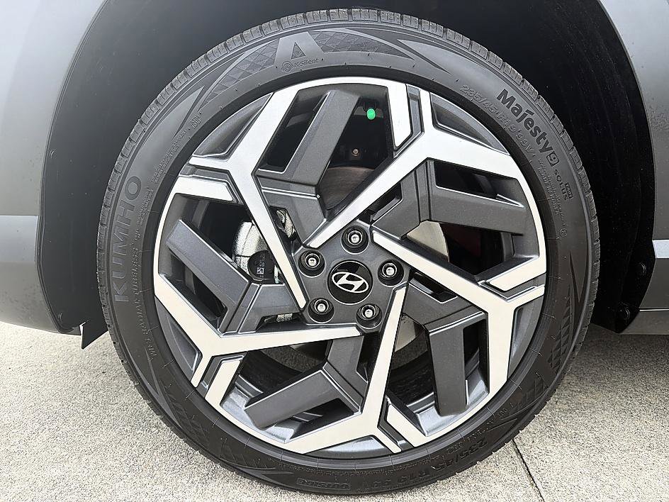 Used 2026 Hyundai Kona SEL Premium FWD image 8