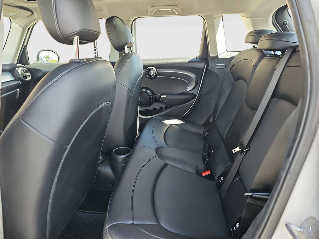 Used 2023 MINI Cooper 4-Door Hardtop image 20