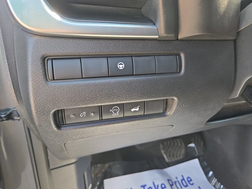 Used 2024 Nissan Rogue SV FWD image 20