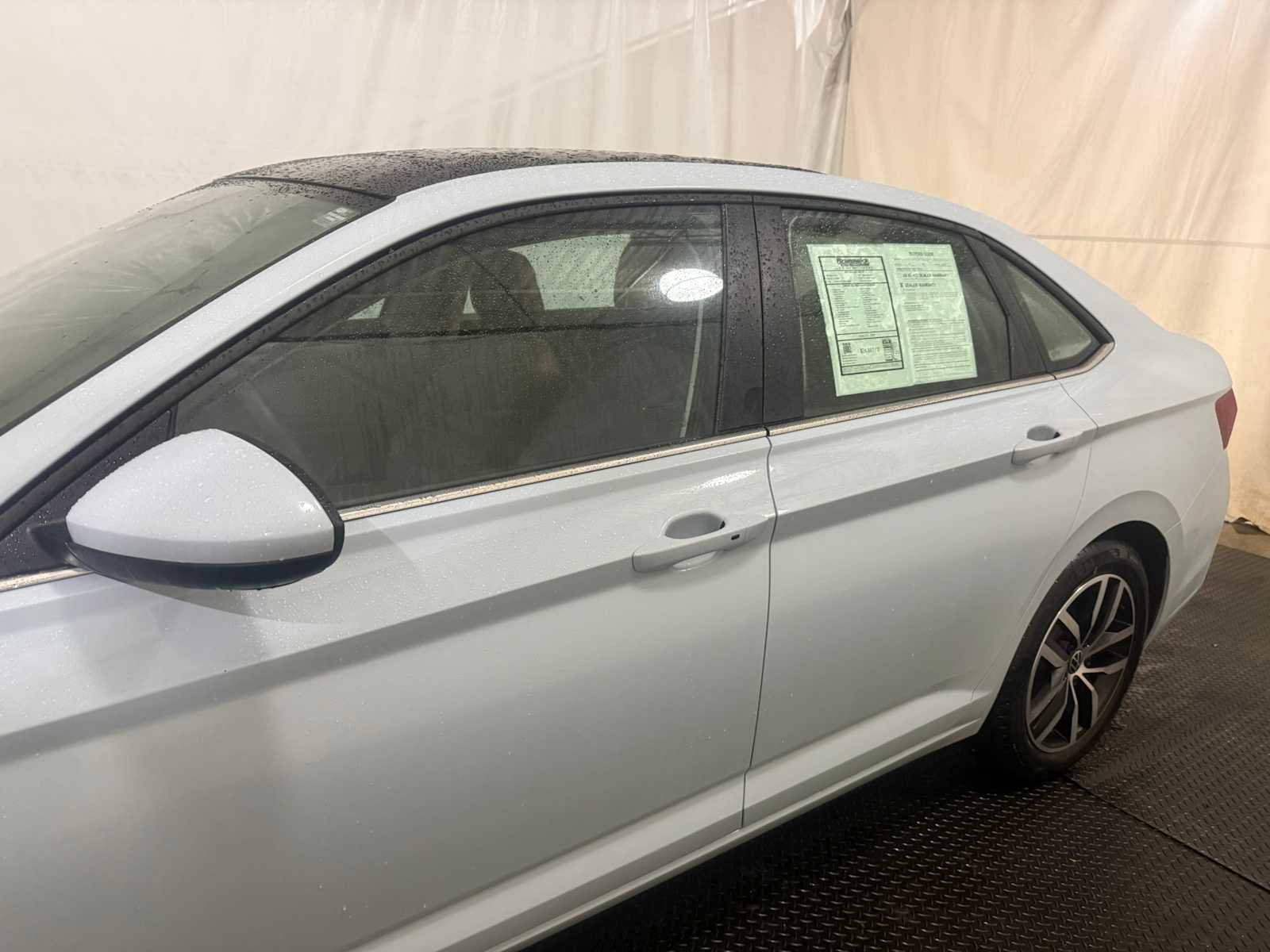 Certified 2025 Volkswagen Jetta SE w/ Sunroof Package image 7