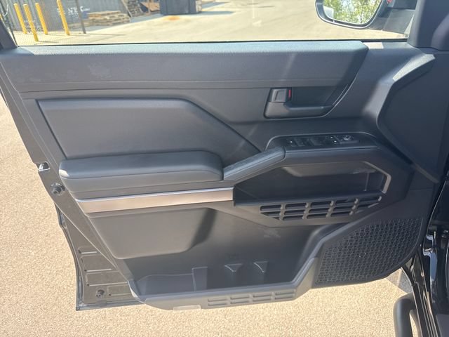 Used 2025 Toyota 4Runner SR5 AWD/4WD image 12