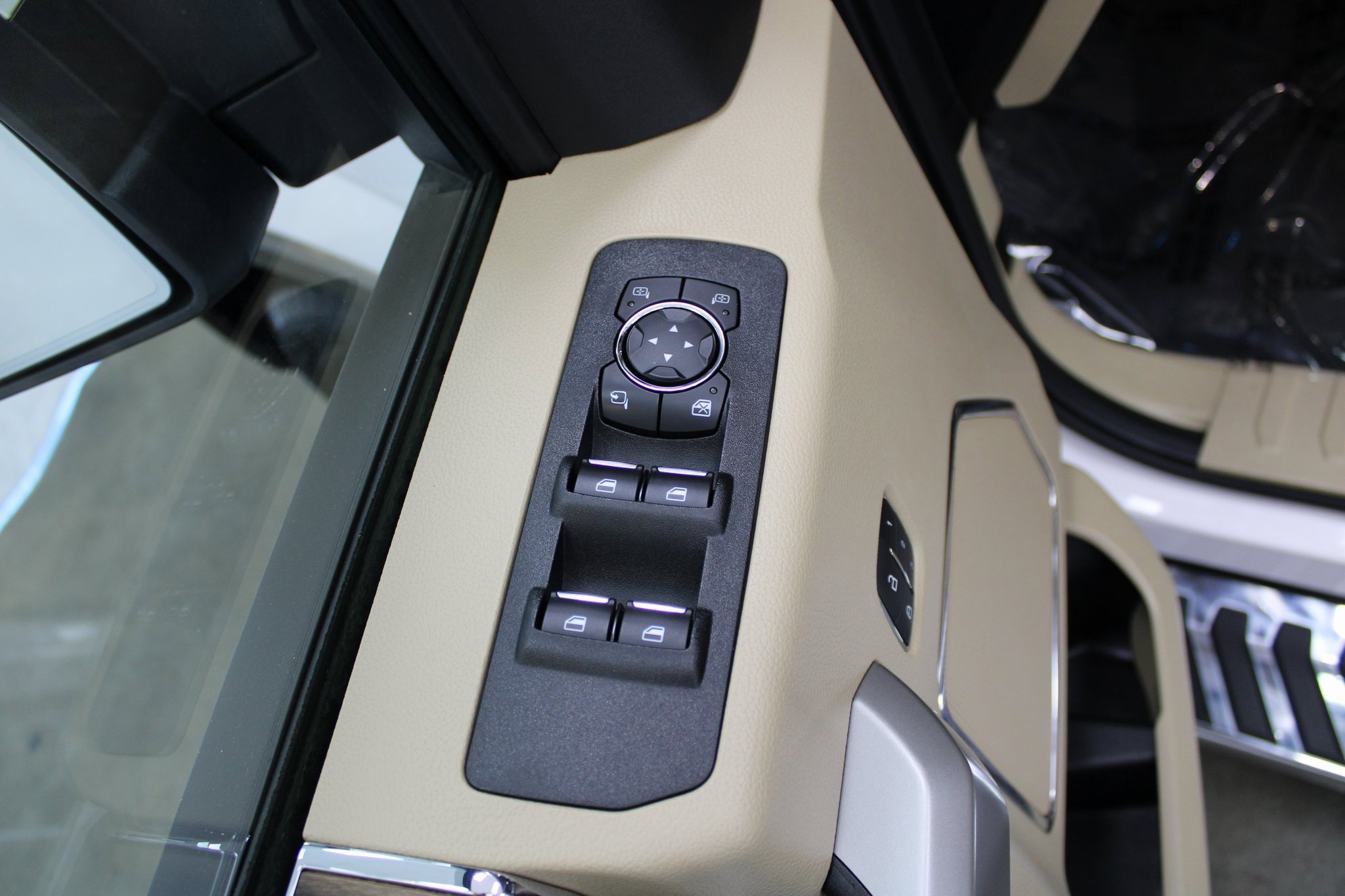 Used 2018 Ford F150 Lariat w/ Equipment Group 501A Mid image 41