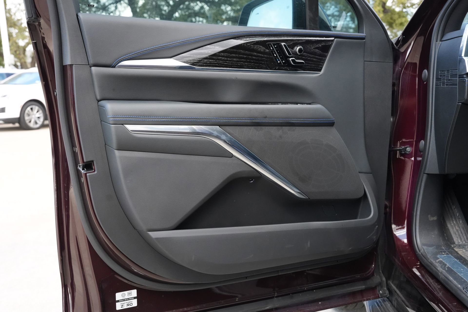 New 2026 Cadillac Escalade IQL Sport 1 w/ LPO, ONYX Package image 17