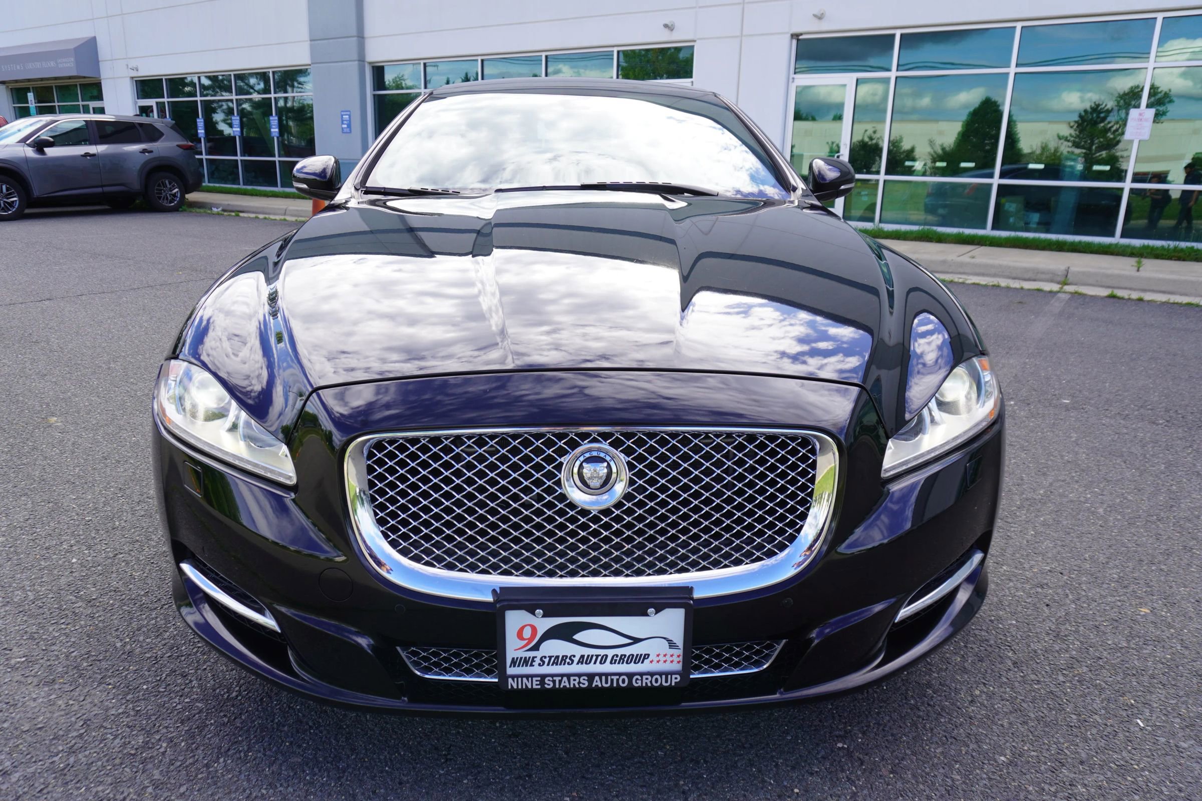 Used 2013 Jaguar XJ L Portfolio AWD/4WD image 2