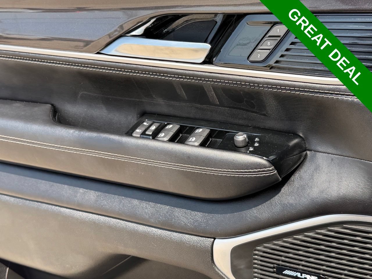 Used 2023 Jeep Wagoneer 4WD w/ Premium Group I image 30