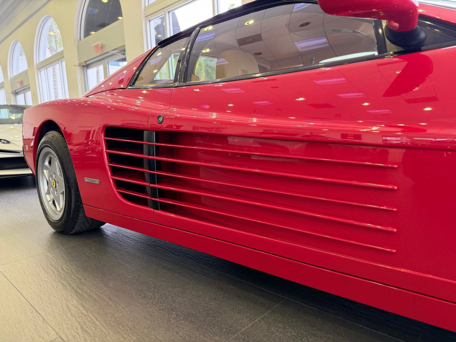 Used 1990 Ferrari Testarossa RWD image 18