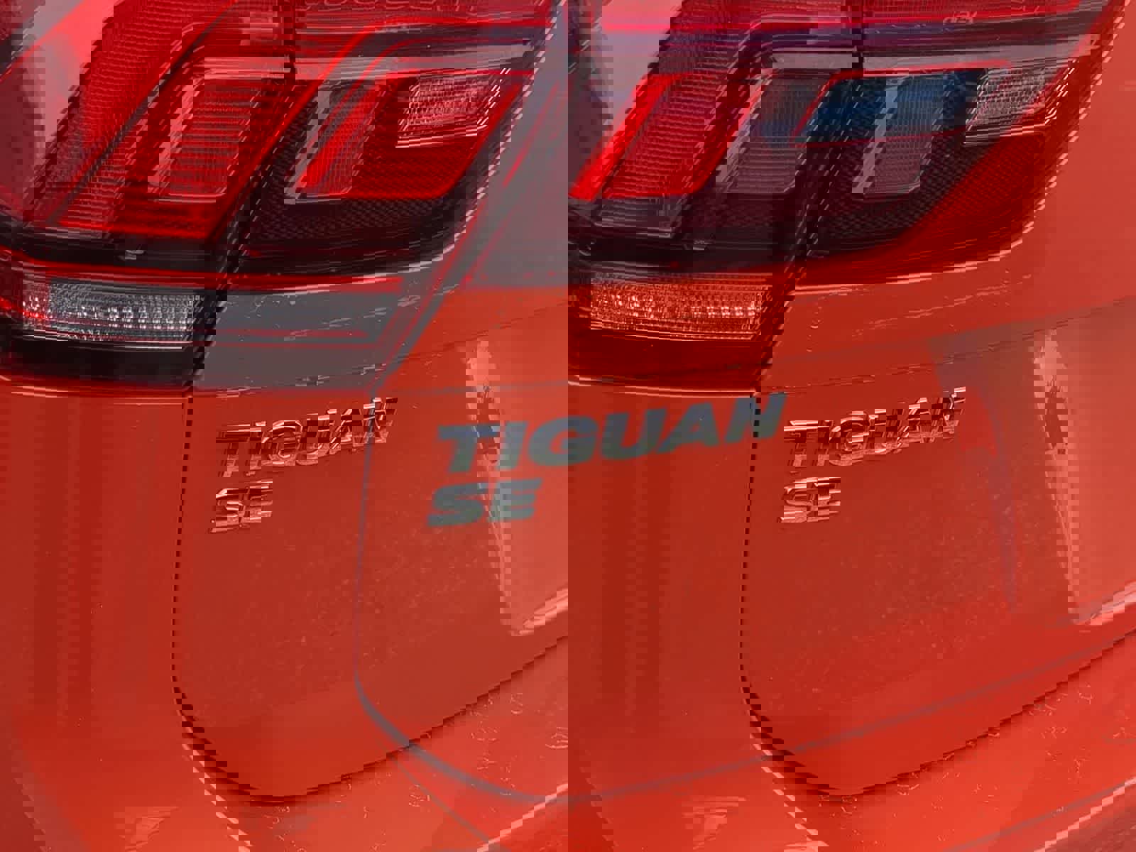 Used 2018 Volkswagen Tiguan SE image 13