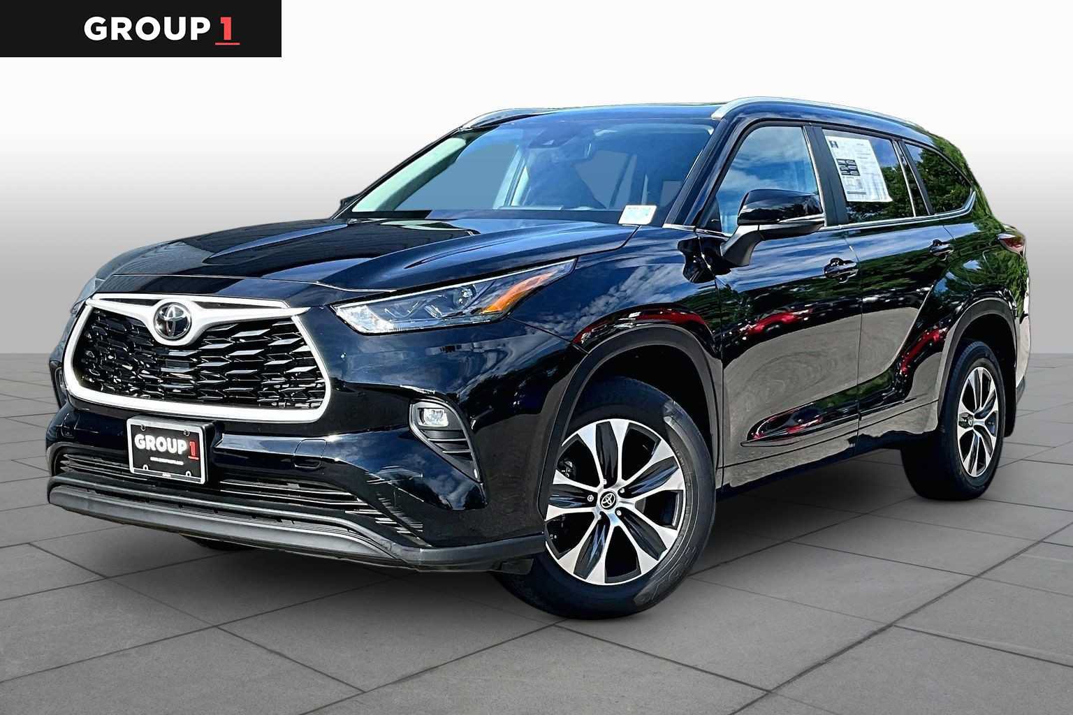 Used 2023 Toyota Highlander XLE AWD/4WD image 1