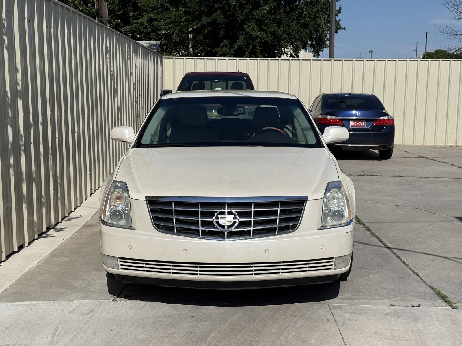 Used 2008 Cadillac DTS FWD image 2