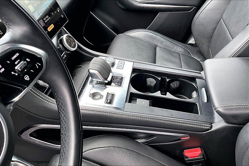 Used 2024 Jaguar F-PACE R-Dynamic S AWD/4WD image 12