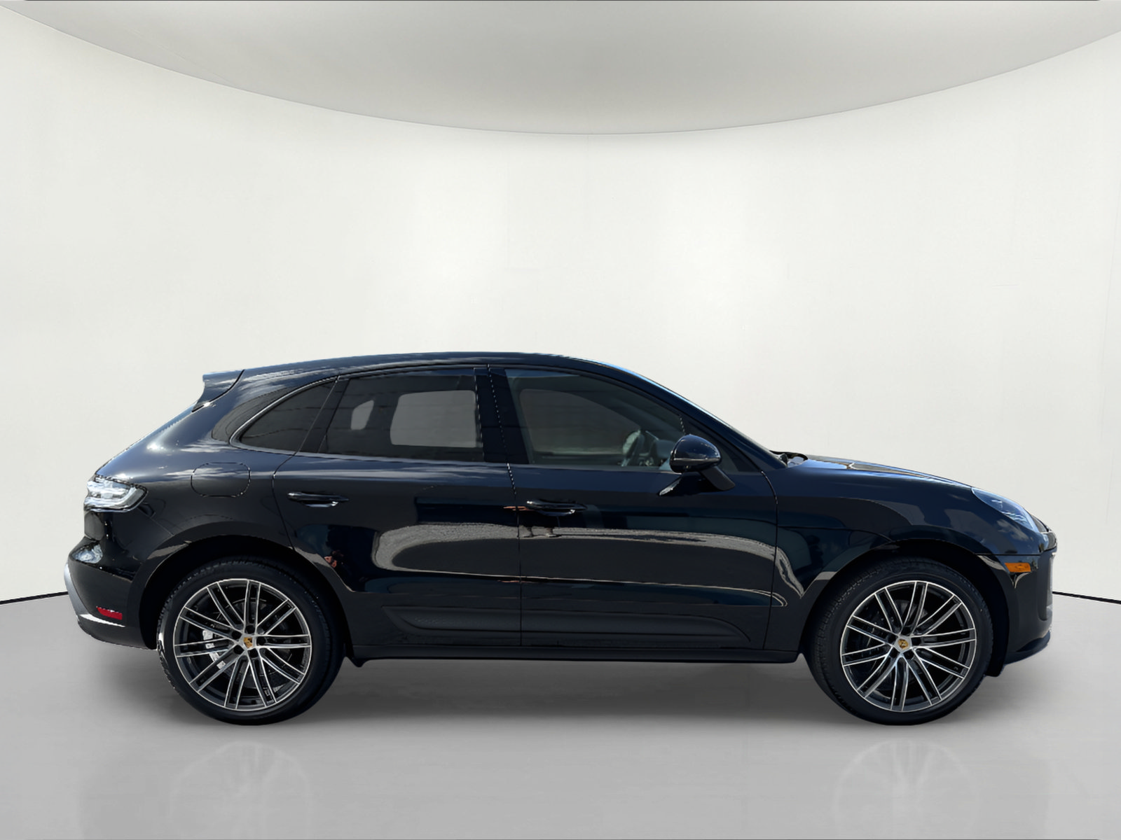 New 2026 Porsche Macan AWD/4WD image 7
